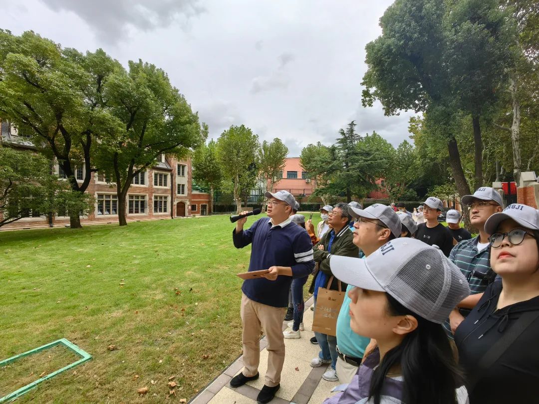 1698043098589112C9su.jpg C5.jpg